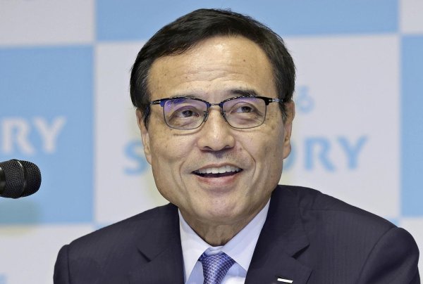 成都赚配网 涉嫌购买违法保健品，三得利CEO辞职